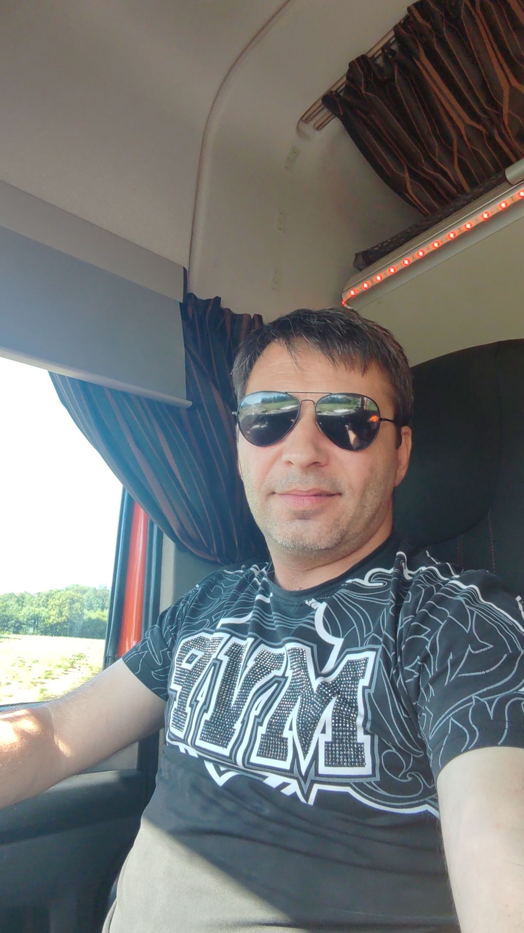 Profilo di Paul-edouard, 48 anni, Annuncio Sesso a Avegno