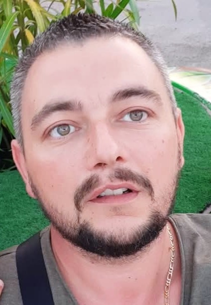 Profilo di Clint, 42 anni, Annuncio Sesso a Cimolais