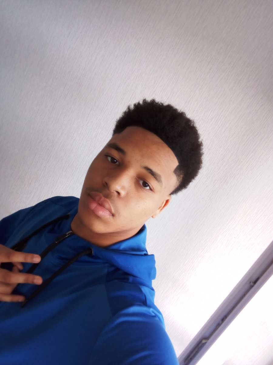 Profilo di Syril, 22 anni, Annuncio Sesso a Fiscaglia