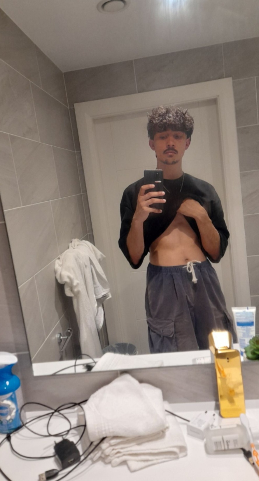 Profilo di Nermin, 21 anni, Annuncio Sesso a Chiopris-Viscone