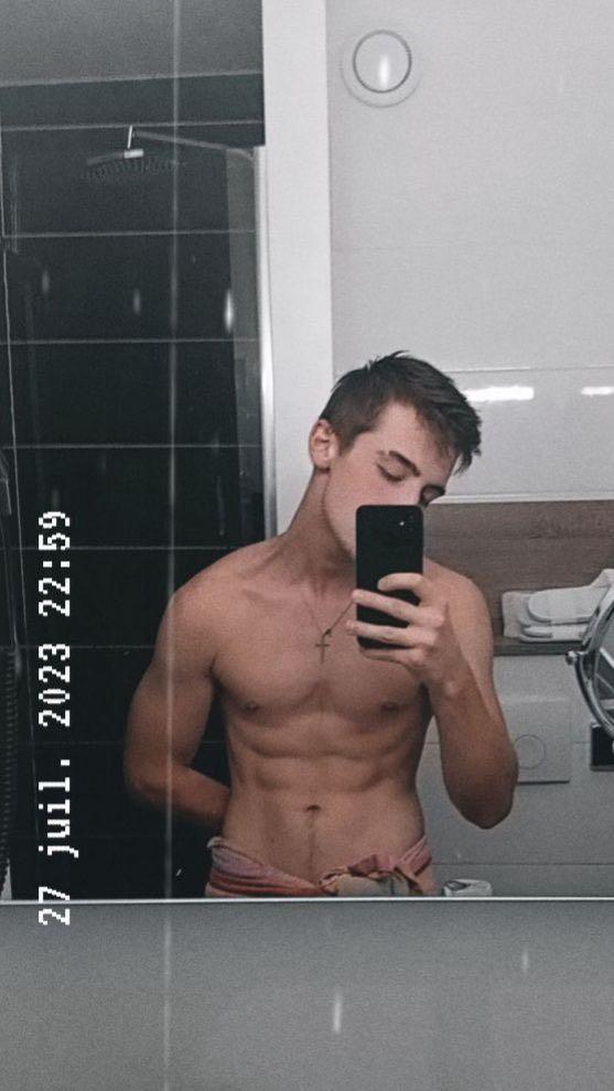 Profilo di Lieven, 19 anni, Annuncio Sesso a Itri