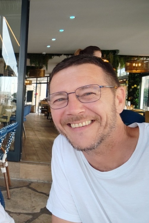 Profilo di Elliot, 46 anni, Annuncio Sesso a Rometta