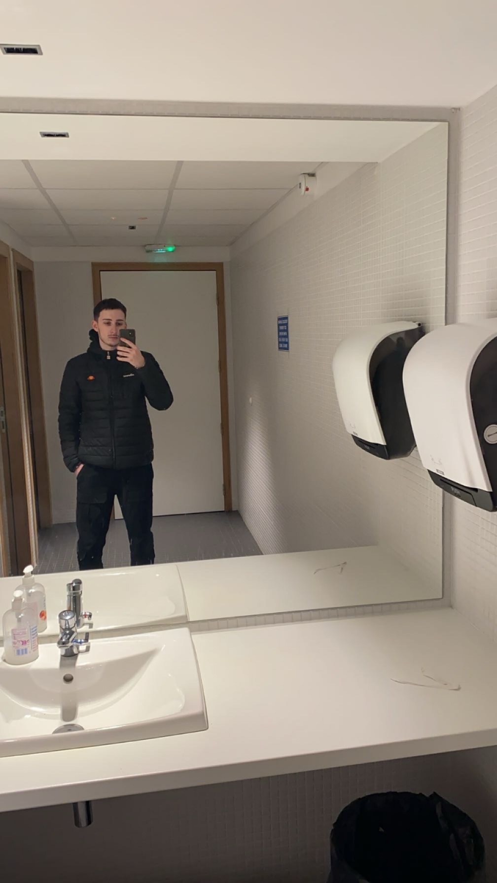 Profilo di Julyan, 20 anni, Annuncio Sesso a Seulo